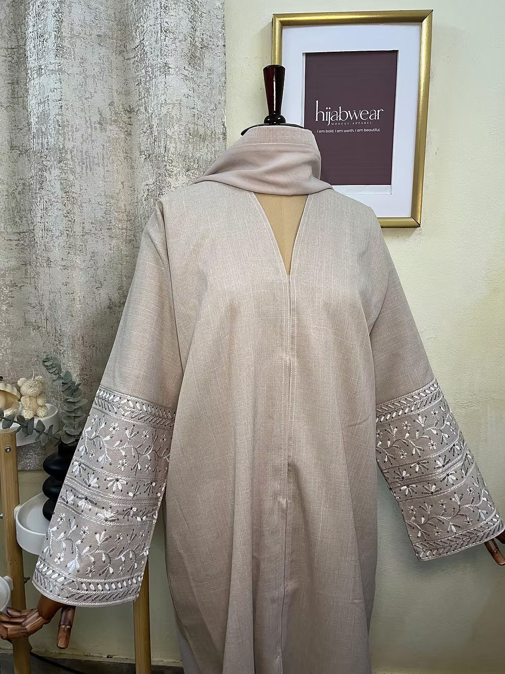 The Farah Abaya